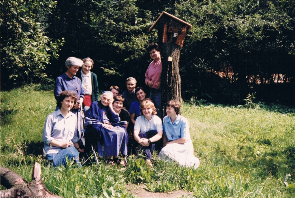 1989 Małe Siostry Jezusa